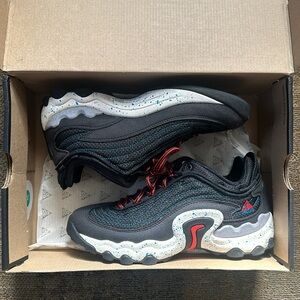 Nike / ACG Air Skarn - Black / Habanero Red | M: 7 | W: 8.5